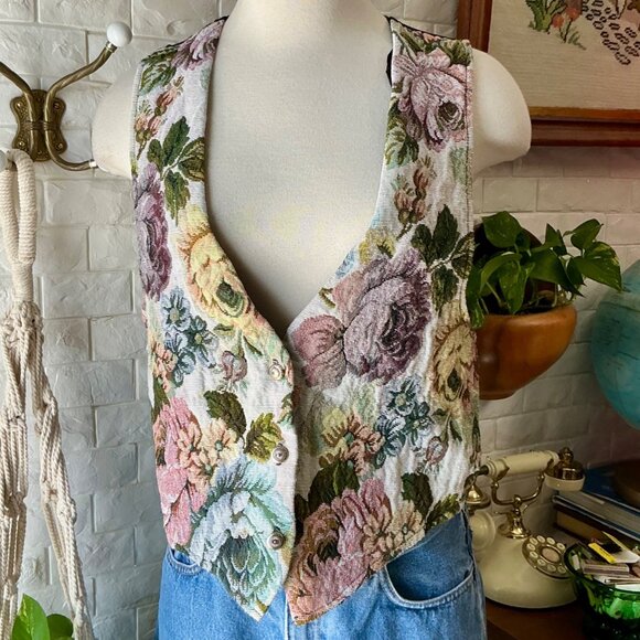 Vintage Huntington Ridge Classic 1990s Floral Tapestry Tie Back Vest Cottagecore - Picture 3 of 13